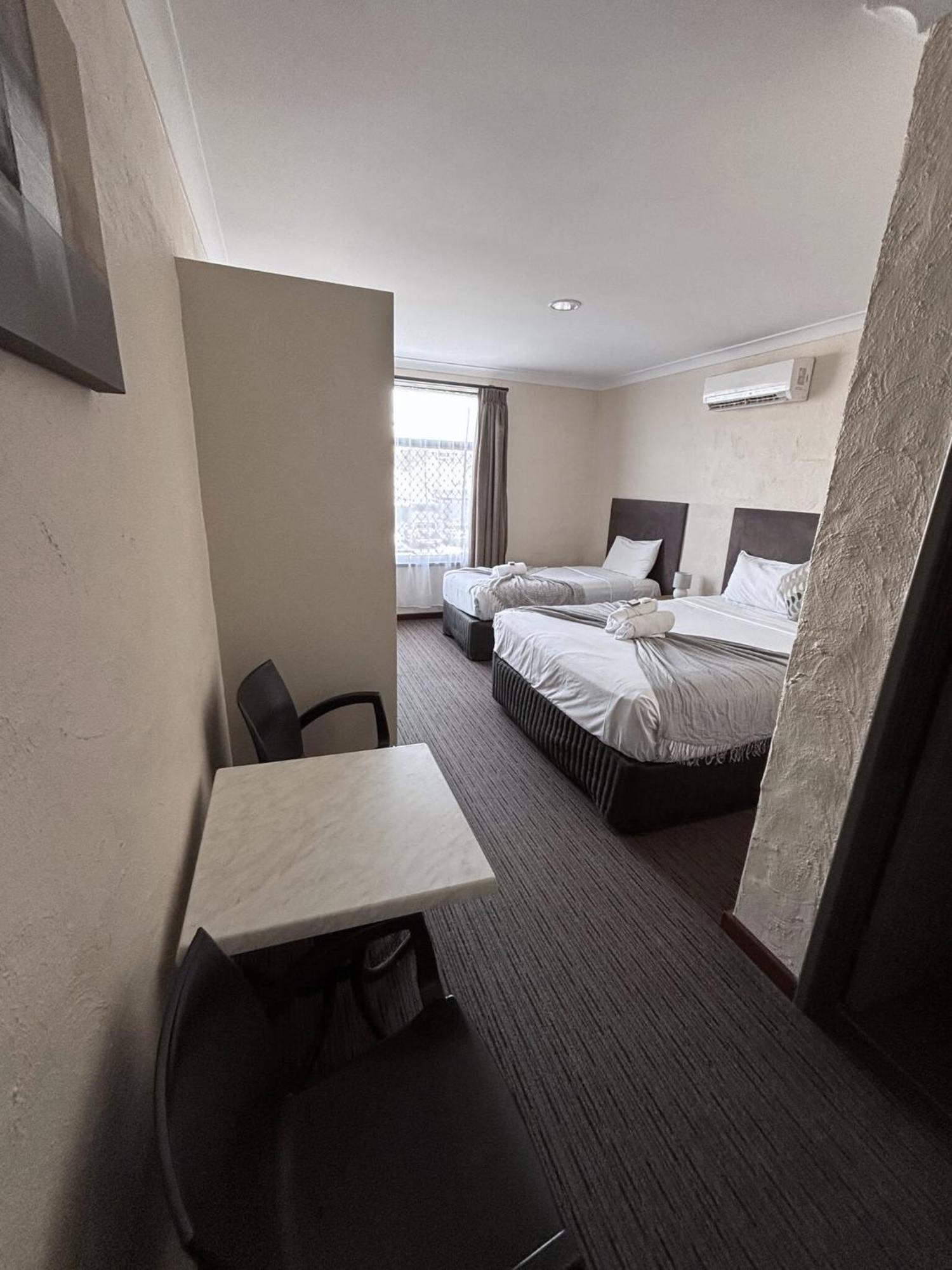 Of Wales Hotel, 3*