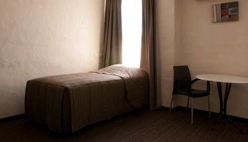 Of Wales Hotel, Hotel
